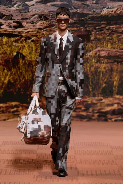 Look 31